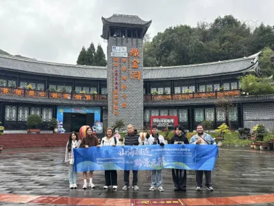 泰国媒体&博主组团赴黔 首站解锁织金洞地心奇幻