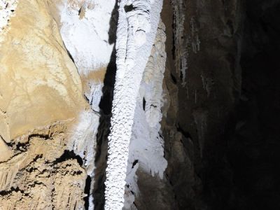 16-1-73-Nodular and rodlike stalactite