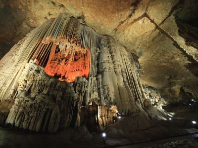 灵霄殿-百尺垂帘
